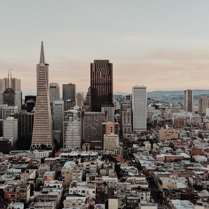 Parents evaluating schools in Netherlands